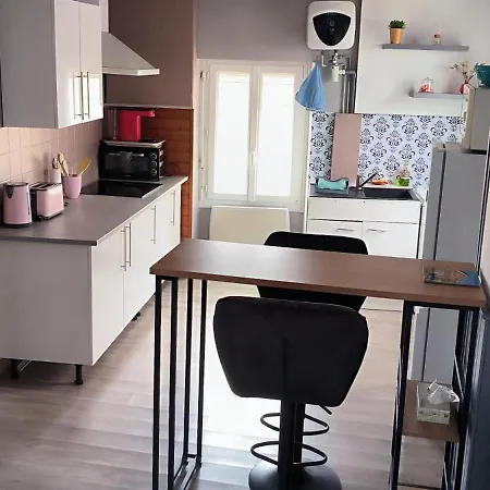 La Haute شوفيني